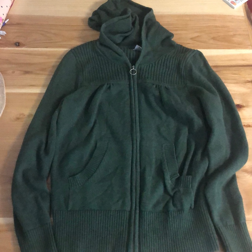 Women’s North Face Sweater Size M
